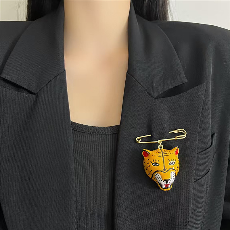 Elegante emaille tijgerbroches - Women'S Accessories For Formal Wear recensie en prijs
